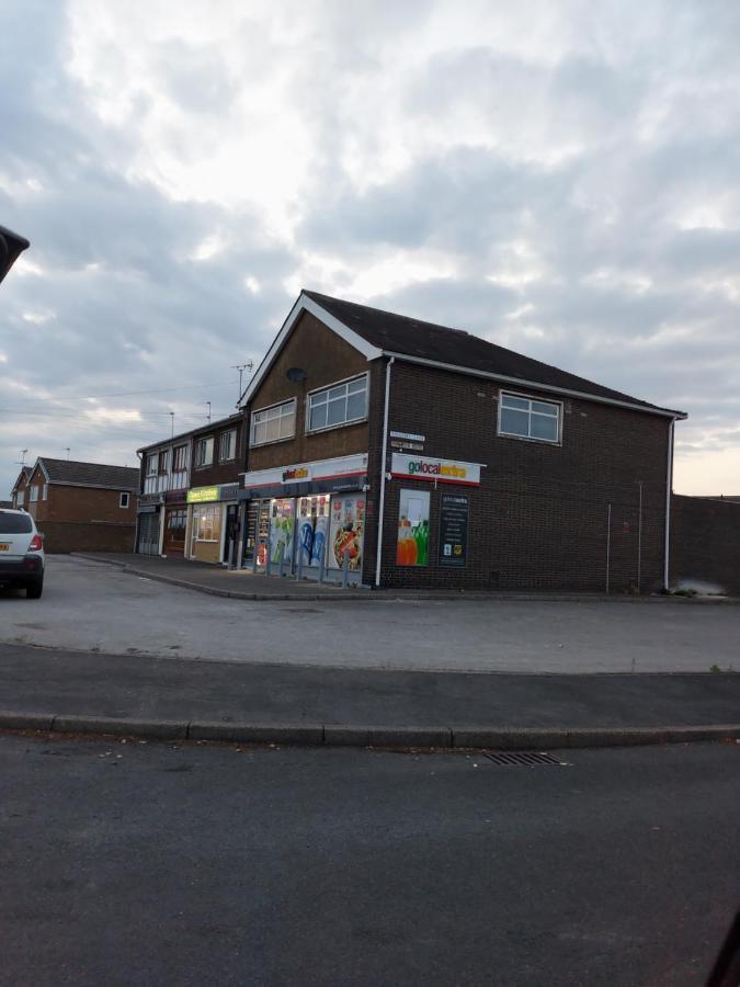 Hilltop Place Suites Near Doncaster Racecourse Exteriör bild