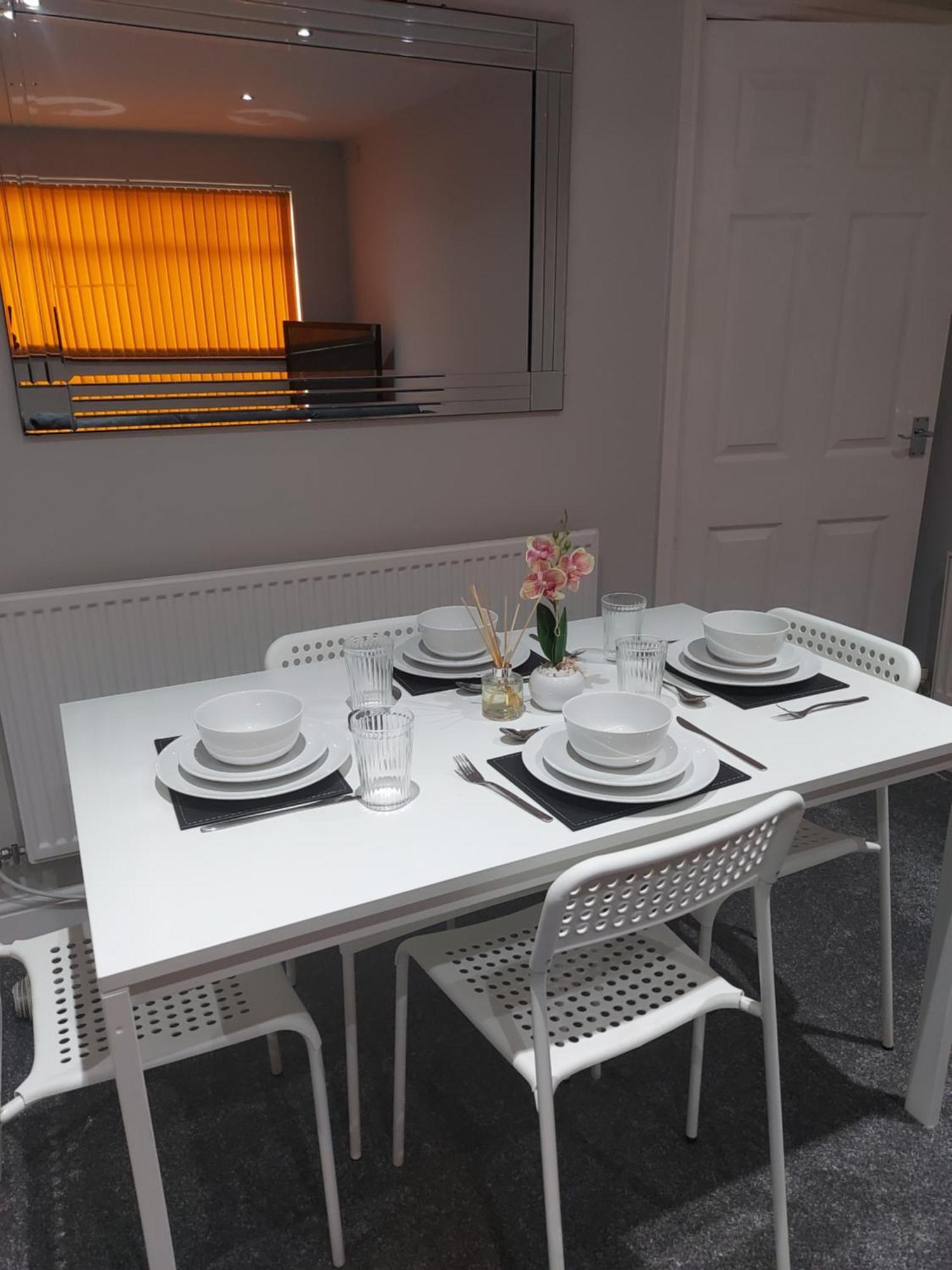 Hilltop Place Suites Near Doncaster Racecourse Exteriör bild